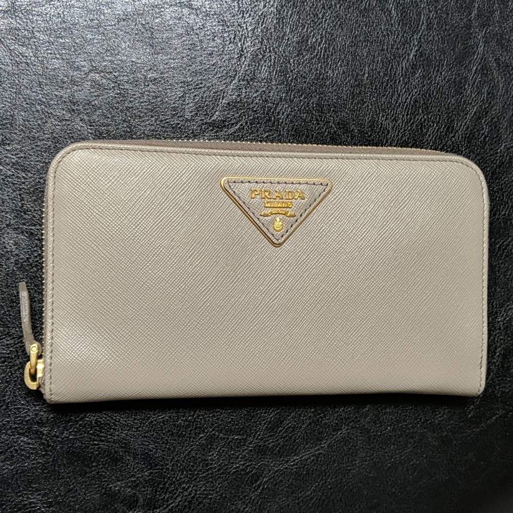 New Authentic PRADA Saffiano Leater large